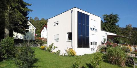HELMA-Referenz Einfamilienhaus mit Flachdach HELMA-Referenz Einfamilienhaus mit Flachdach