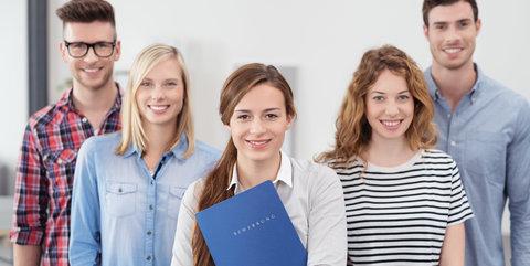 Schüler, Praktikanten, Auszubildende & Studenten bei HELMA Schüler, Praktikanten, Auszubildende & Studenten bei HELMA